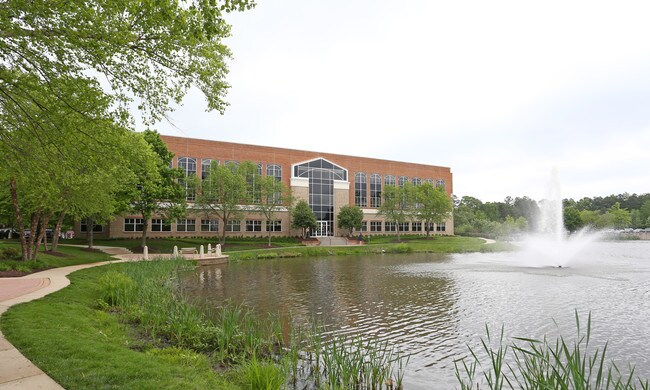Plus de détails pour 301 Concourse Blvd, Glen Allen, VA - Bureau à louer
