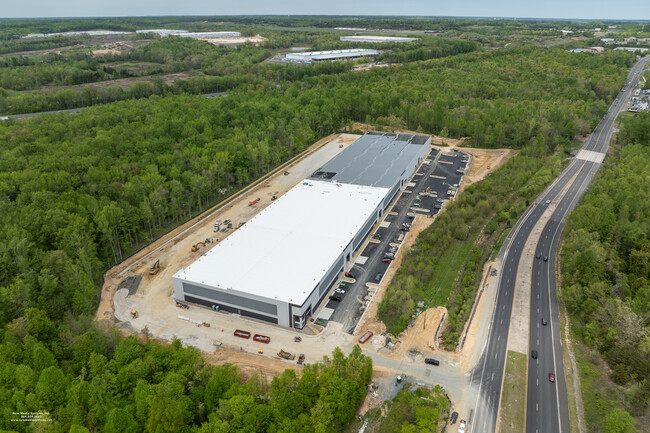 Plus de détails pour 1045 Richmond Hwy, Fredericksburg, VA - Industriel à louer