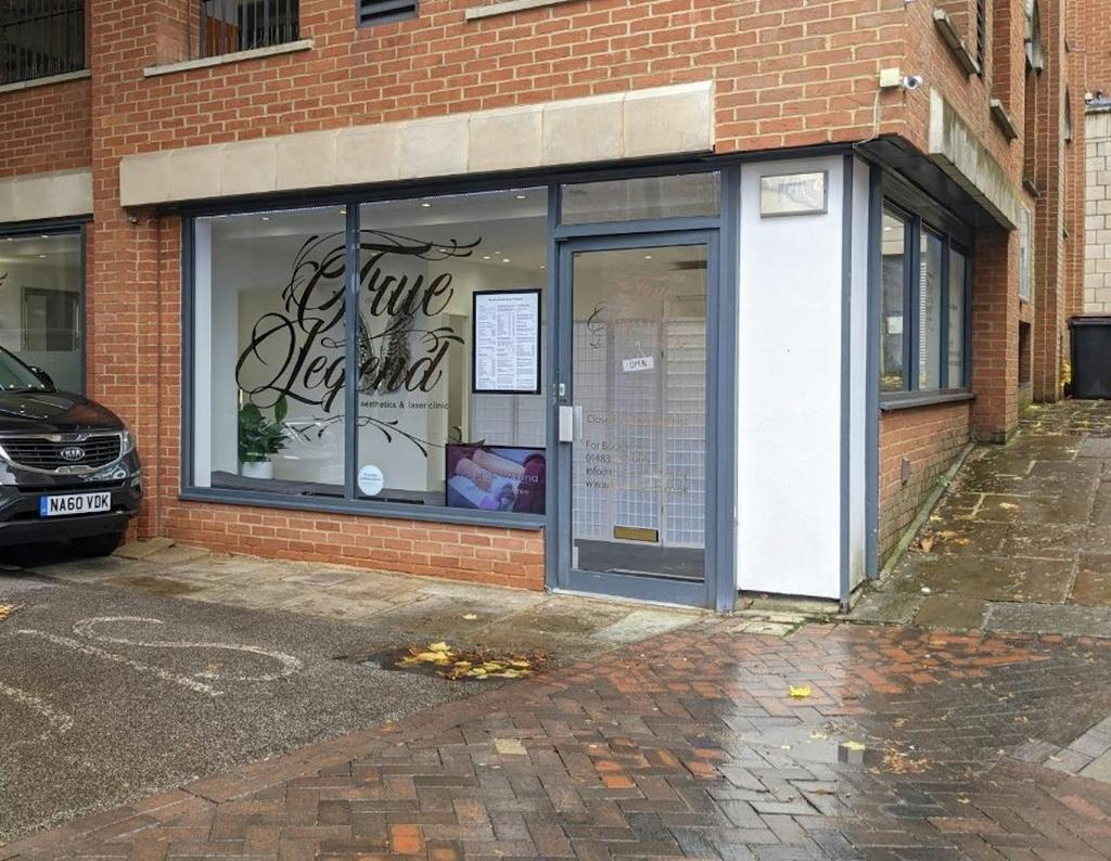 Sydenham Rd, Guildford à louer Photo du bâtiment- Image 1 de 4