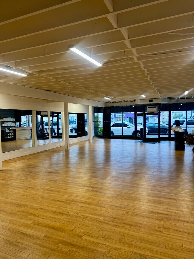 More details for 1208-1210 N La Brea Ave, Inglewood, CA - Office/Retail for Lease