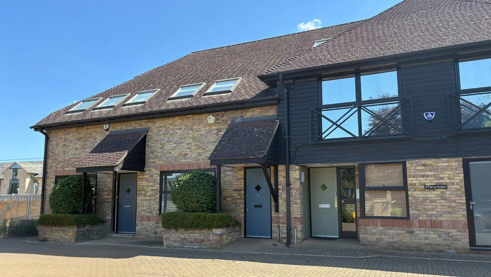 Station Rd, Great Shelford à louer - Photo du bâtiment - Image 3 de 4