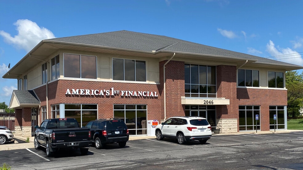 2046 Queens Brooke Blvd, Saint Peters, MO for lease - Building Photo - Image 2 of 7