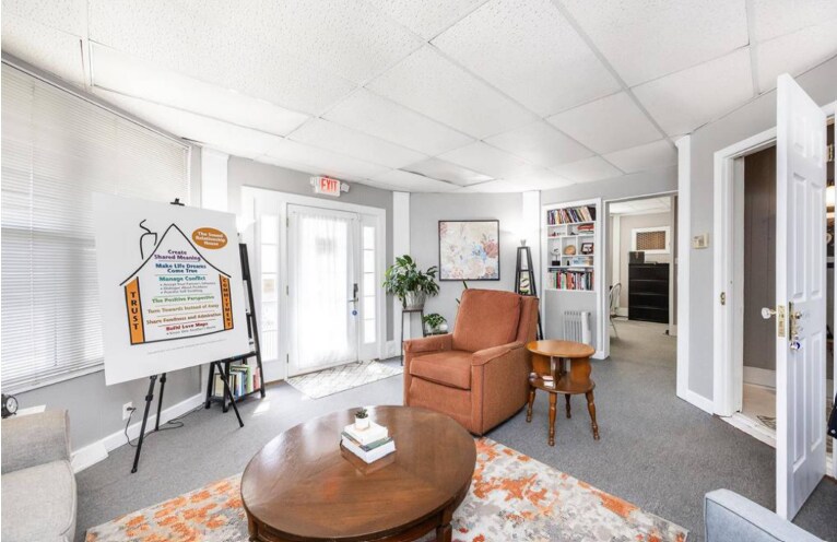 635 S Lincoln Ave, O'Fallon, IL à vendre - Photo du bâtiment - Image 3 de 28