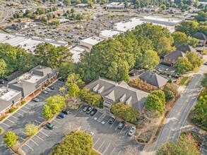576 Colonial Park Dr, Roswell, GA for lease Building Photo- Image 2 of 3