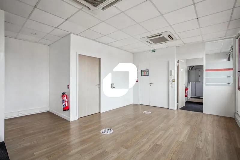 Bureau dans Rueil-Malmaison à vendre - Photo intérieure - Image 2 de 15