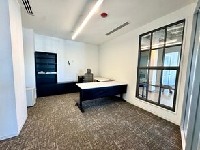 660 Pennsylvania Ave SE, Washington, DC for lease Interior Photo- Image 2 of 16