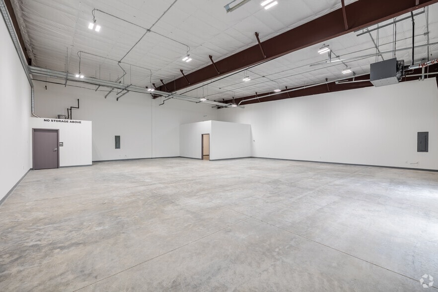 30 Wood Rd, Round Lake, NY for lease - Interior Photo - Image 3 of 22
