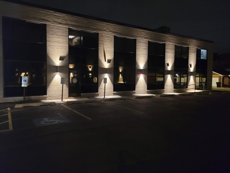 11750 S Western Ave, Chicago, IL for lease - Building Photo - Image 2 of 2