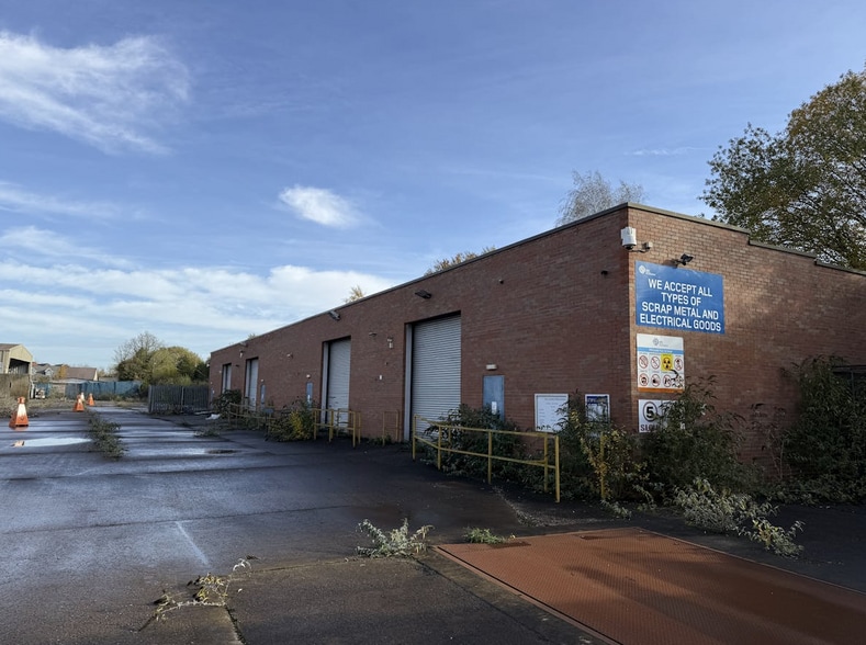 Hewell Rd, Redditch à vendre - Photo du bâtiment - Image 2 de 12