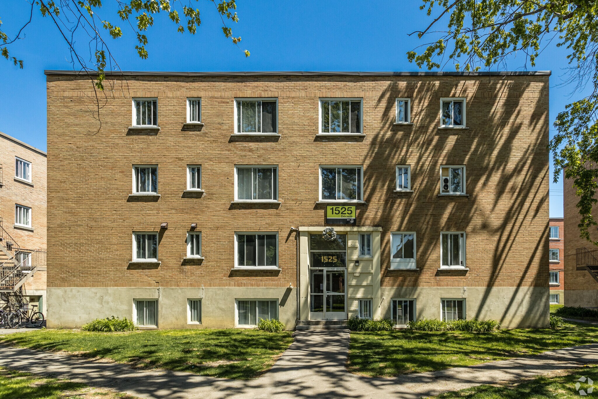 1595-1595 Rue Décarie, Saint-Laurent, QC for sale Primary Photo- Image 1 of 1