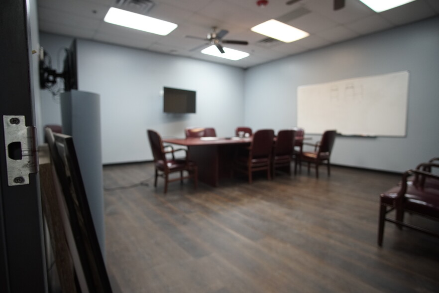 615 W Wilshire Blvd, Oklahoma City, OK for lease - Interior Photo - Image 3 of 20