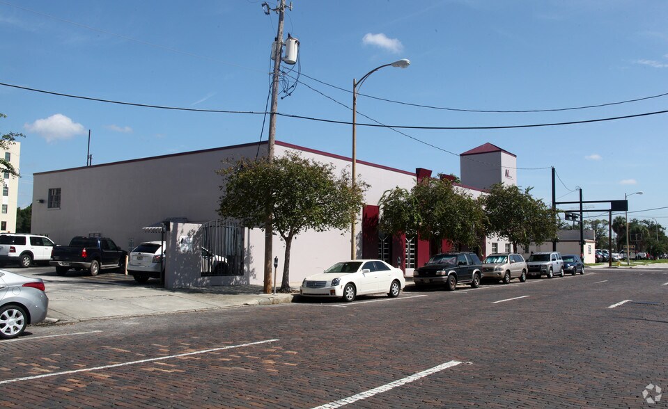 504 E Tyler St, Tampa, FL for lease - Building Photo - Image 3 of 6