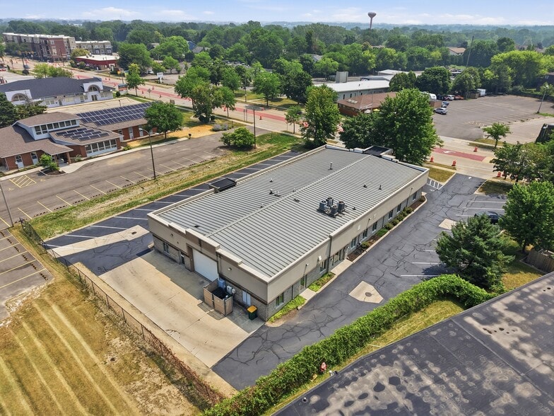 1280 W Main St, Sun Prairie, WI à vendre - Photo du bâtiment - Image 3 de 31
