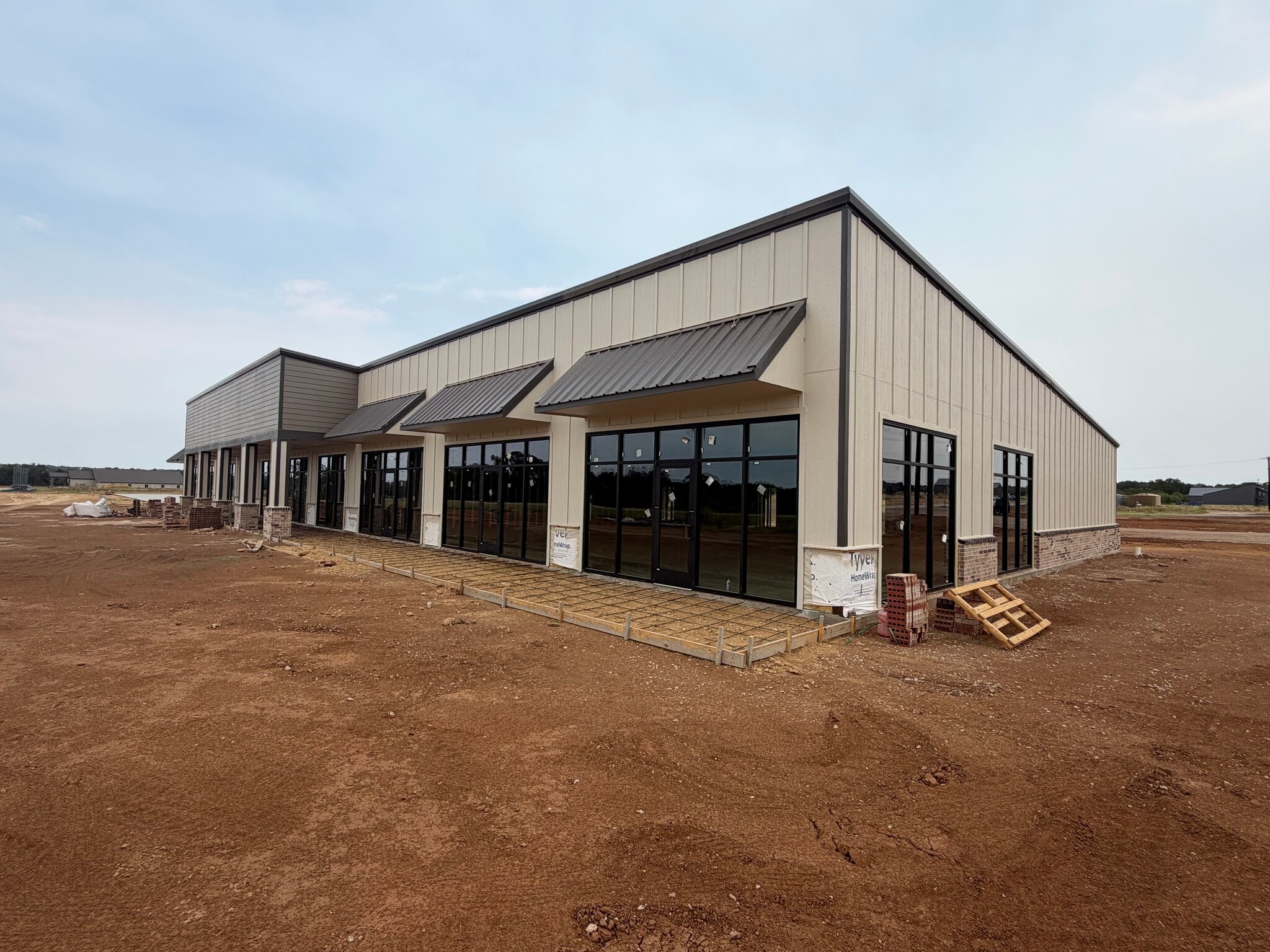 1001 Industrial Ct, Weatherford, TX for lease Interior Photo- Image 1 of 3