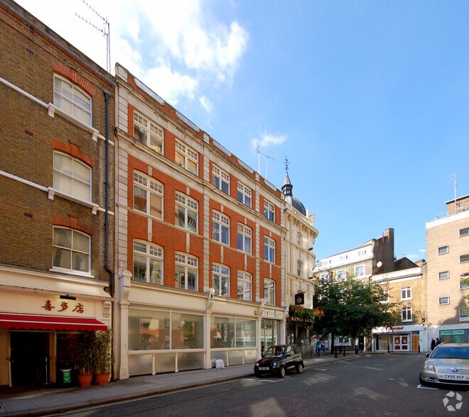 50-51 Wells St, Londres à louer - Photo du bâtiment - Image 2 de 16
