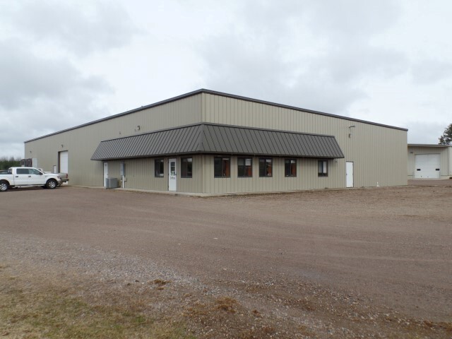 N11254 Industrial Ln, Elcho, WI à vendre - Photo du bâtiment - Image 1 de 1