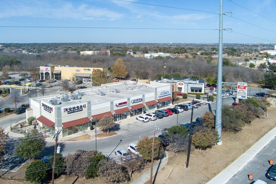 8803 Highway 151, San Antonio, TX à vendre - Photo du bâtiment - Image 2 de 4