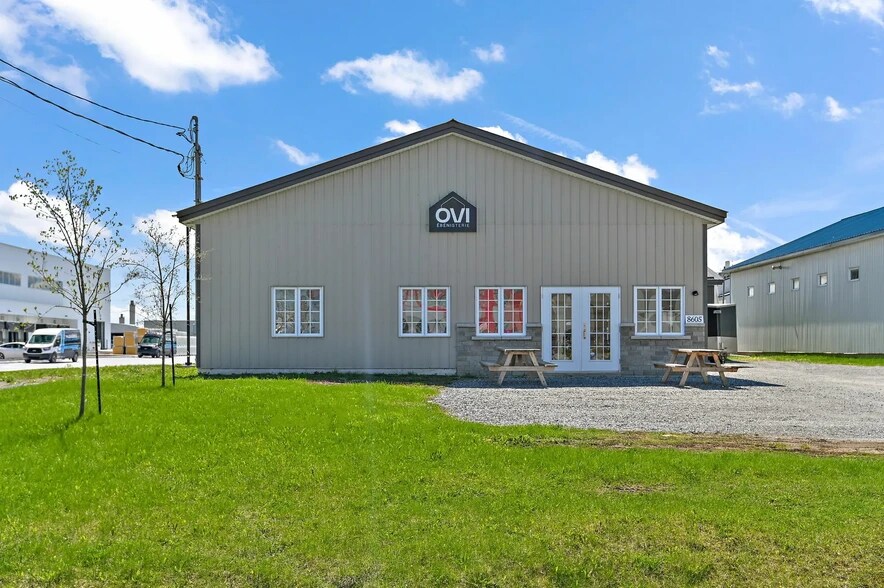 8605 Av Émilien-Letarte, Saint-hyacinthe, QC for sale - Building Photo - Image 1 of 1
