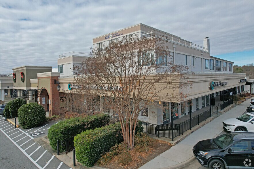 300 S Stratford Rd, Winston-Salem, NC for lease - Building Photo - Image 1 of 8