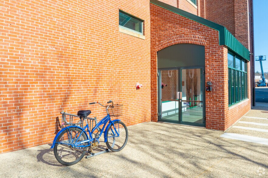 196 Boston Ave, Medford, MA à louer - Photo du bâtiment - Image 3 de 4