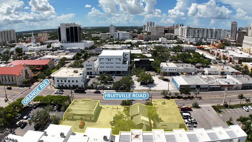 1555 Fruitville Rd, Sarasota, FL à vendre - Photo du bâtiment - Image 2 de 5