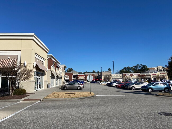 Plus de détails pour 12515 Jefferson Ave, Newport News, VA - Commerce de détail à louer