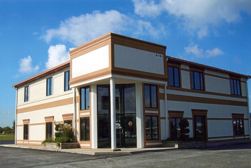 8080 E 109th Ave, Crown Point, IN à louer - Photo du bâtiment - Image 2 de 16