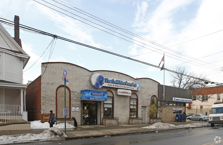 2306 Avenue U, Brooklyn, NY for lease - Building Photo - Image 1 of 17