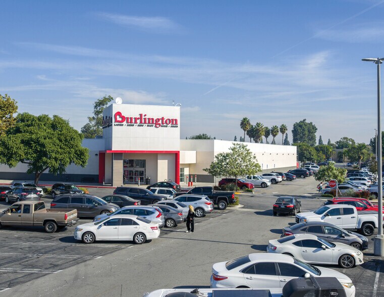 4821 Del Amo Blvd, Lakewood, CA à vendre - Photo du bâtiment - Image 2 de 9