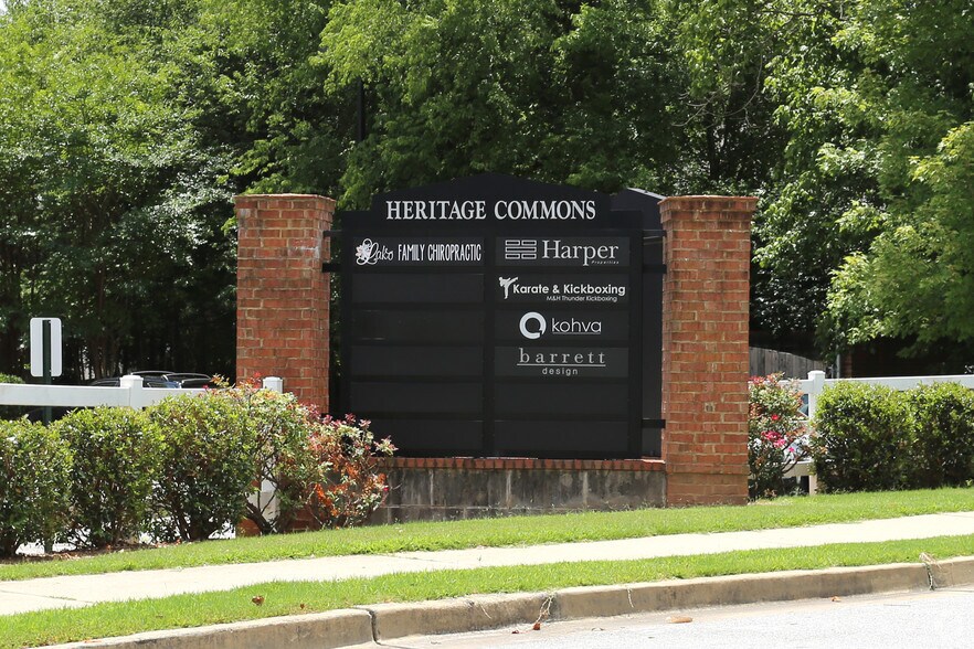 912 Holcomb Bridge Rd, Roswell, GA à louer - Photo du bâtiment - Image 2 de 6