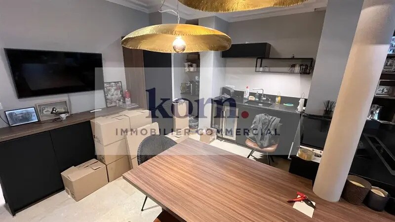 Retail in Paris for lease - Interior Photo - Image 3 of 8