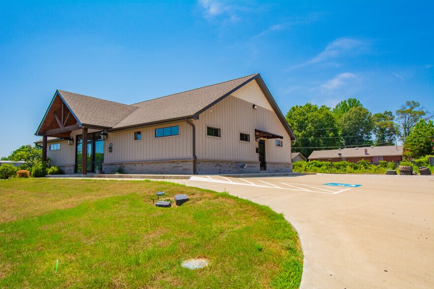 1003 & 1009 S Redmond Rd portefeuille de 2 propriétés à vendre sur LoopNet.ca - Photo principale - Image 2 de 2