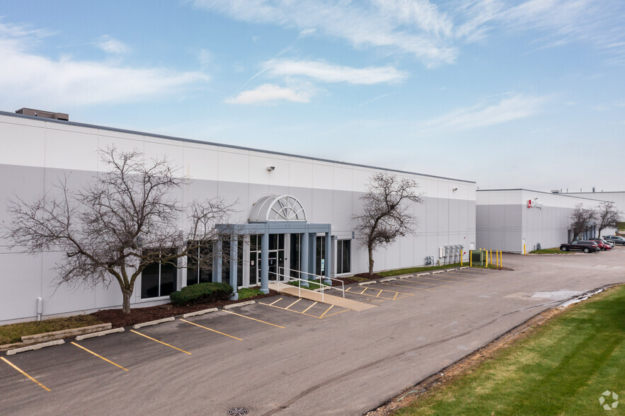 1675 Holmes Rd, Elgin, IL for lease - Building Photo - Image 1 of 5