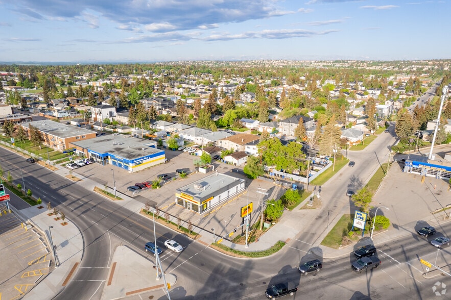 905 37th St SW, Calgary, AB à louer - Aérien - Image 3 de 5