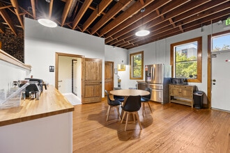 308 W University Ave, Gainesville, FL for lease Interior Photo- Image 2 of 9