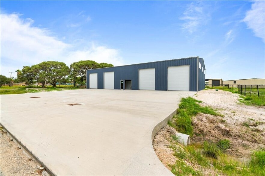 114 W 1st St, Rockport, TX for sale - Building Photo - Image 3 of 10