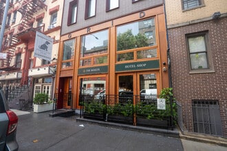 246 W 16th St, New York, NY for lease Building Photo- Image 1 of 8