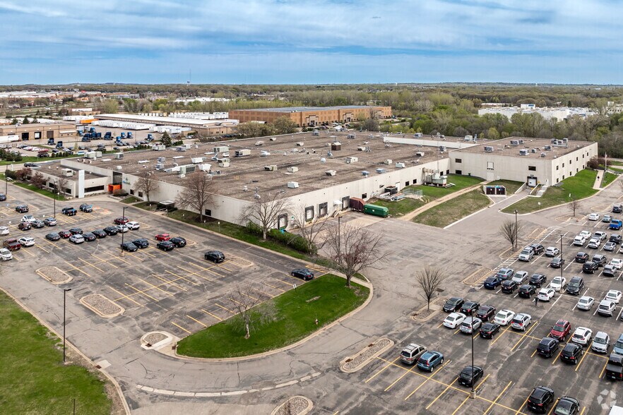 8840-8880 Evergreen Blvd NW, Coon Rapids, MN à louer - Aérien - Image 2 de 9