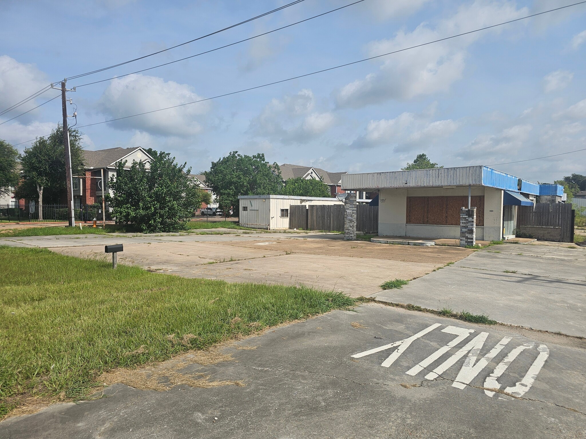 9901 W Fairmont Pky, La Porte, TX for sale Building Photo- Image 1 of 7