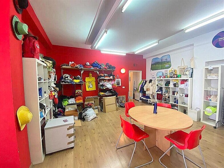 Bureau dans Madrid, Madrid à vendre - Photo du bâtiment - Image 2 de 7