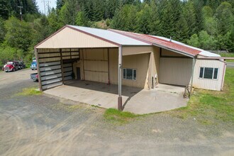 94755 Quiet Valley Ln, Myrtle Point, OR for lease Interior Photo- Image 1 of 13