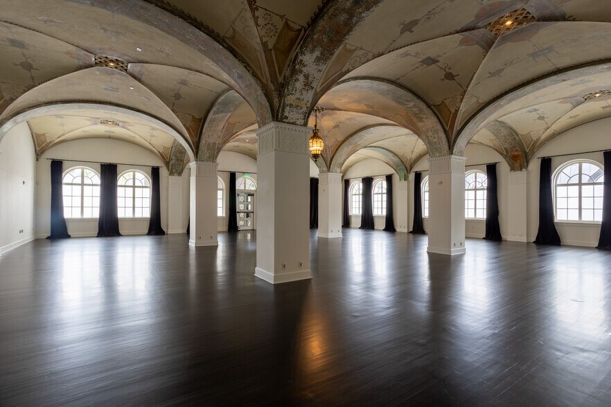 6525 W Sunset Blvd, Los Angeles, CA à louer - Numérisation 3D de Matterport - Image 2 de 23