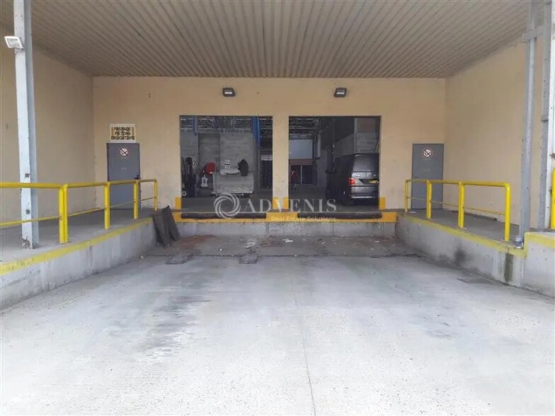 Flex in Saint-Denis for lease - Building Photo - Image 3 of 12