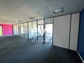 Office in Aix-en-Provence for lease Interior Photo- Image 2 of 10