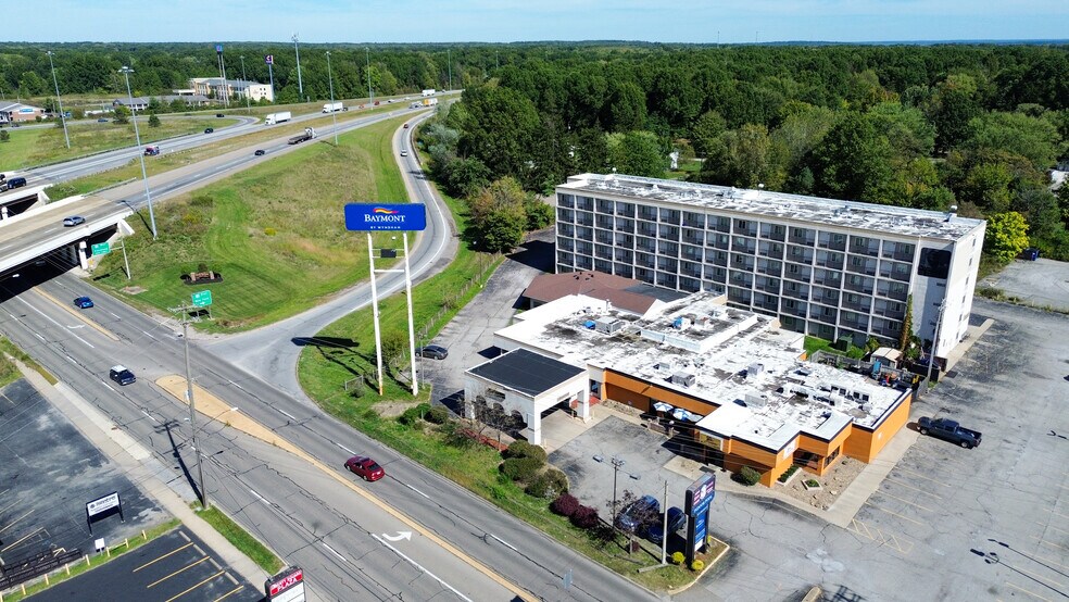 4055 Belmont Ave, Youngstown, OH for sale - Building Photo - Image 1 of 21