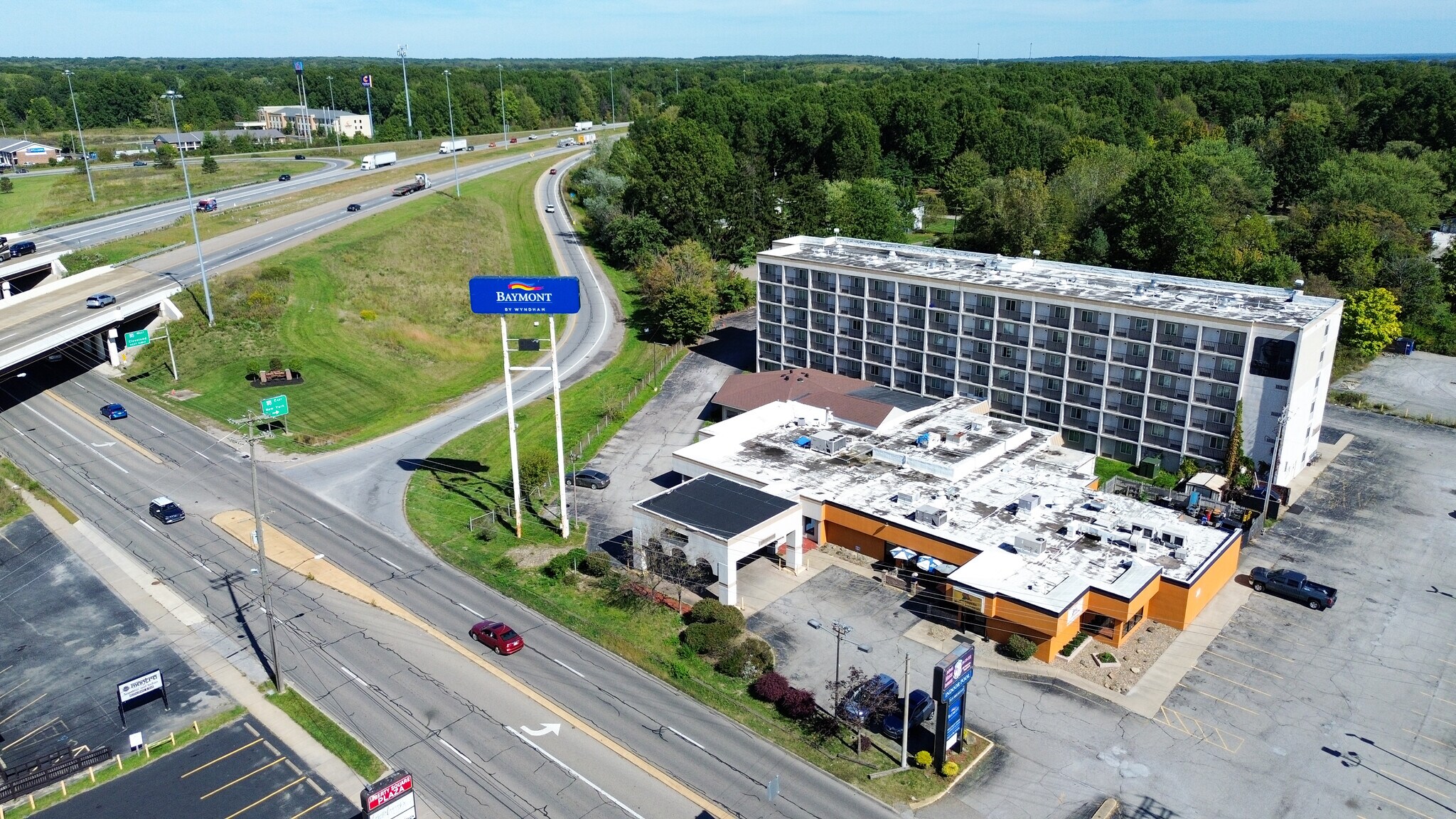4055 Belmont Ave, Youngstown, OH à vendre Photo du bâtiment- Image 1 de 22