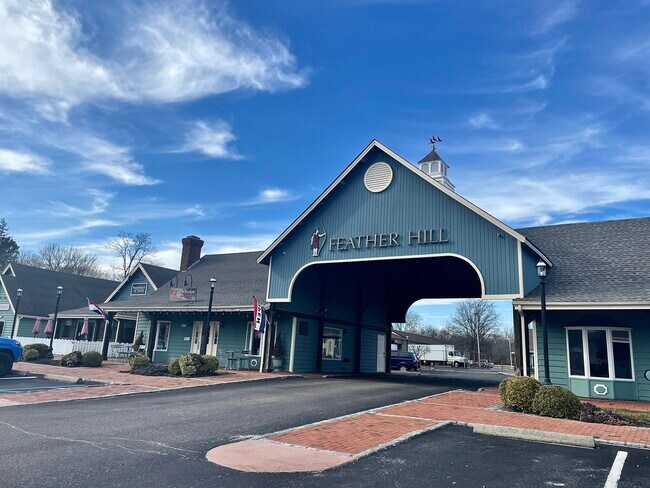 Plus de détails pour 53345 Main Rd, Southold, NY - Bureau/Commerce de détail, Commerce de détail à louer