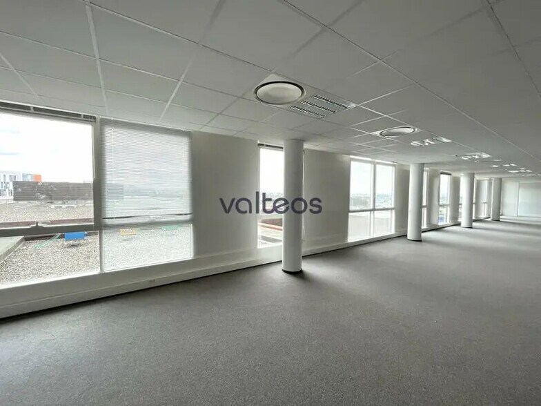 8 Rue De Vidailhan, Balma for lease - Interior Photo - Image 3 of 15