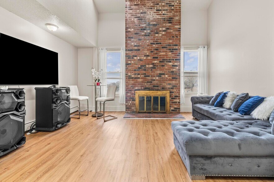 380 Arch St, New Britain, CT à vendre - Photo du bâtiment - Image 2 de 14