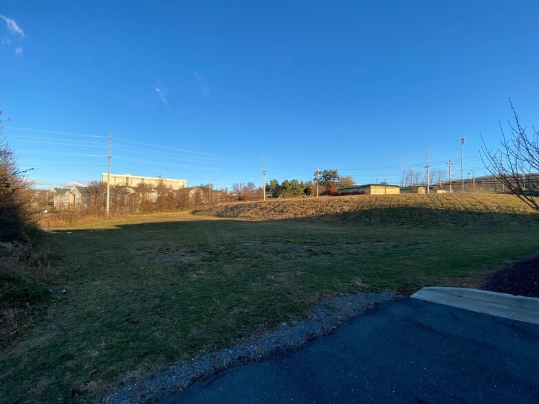 1001 Port Republic Rd, Harrisonburg, VA à vendre - Photo du bâtiment - Image 3 de 7
